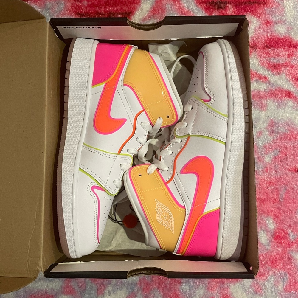 2020 Air Jordan 1 Mid SE GS 'Edge Glow'